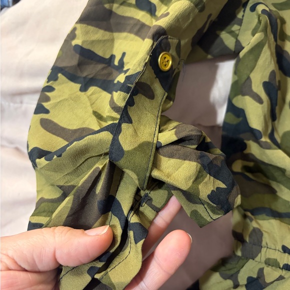 Camouflage Zip-Up Blouse plus Size 2X - Picture 5 of 10